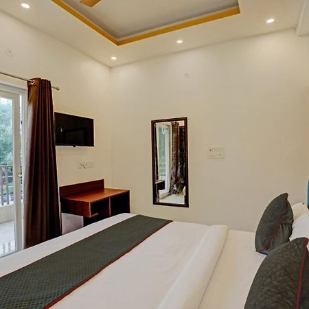 Hotel Golden Prime King New Delhi Exteriör bild