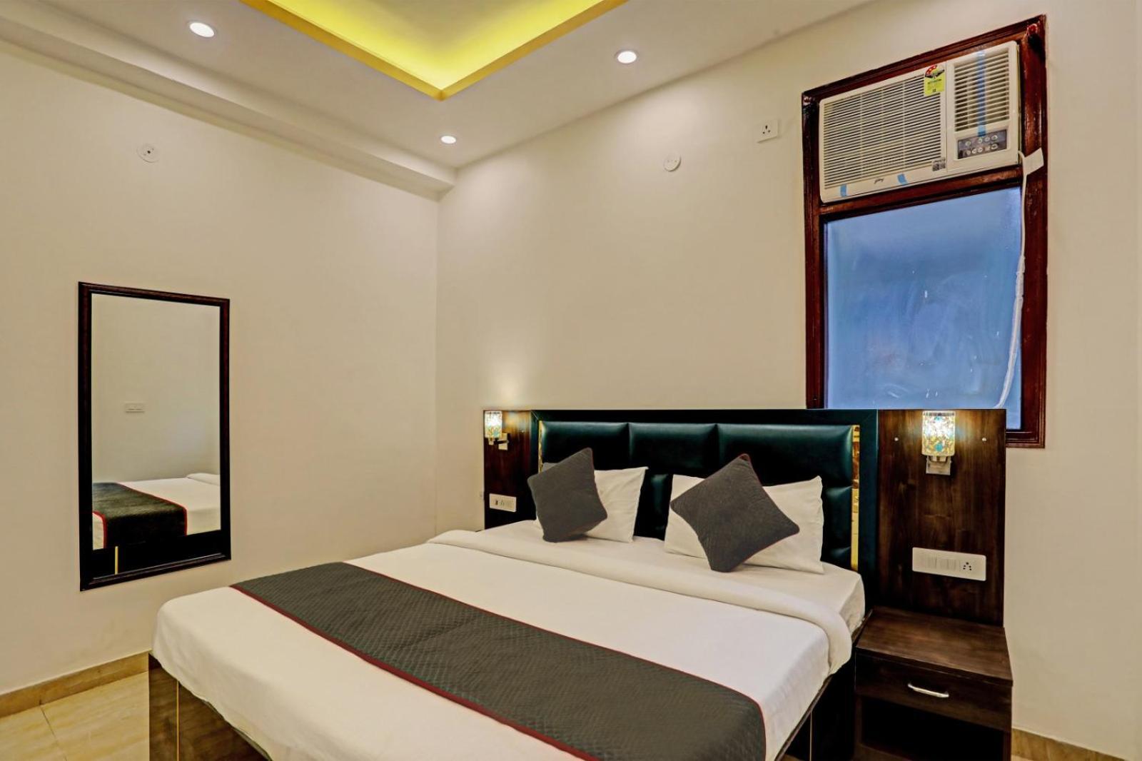 Hotel Golden Prime King New Delhi Exteriör bild