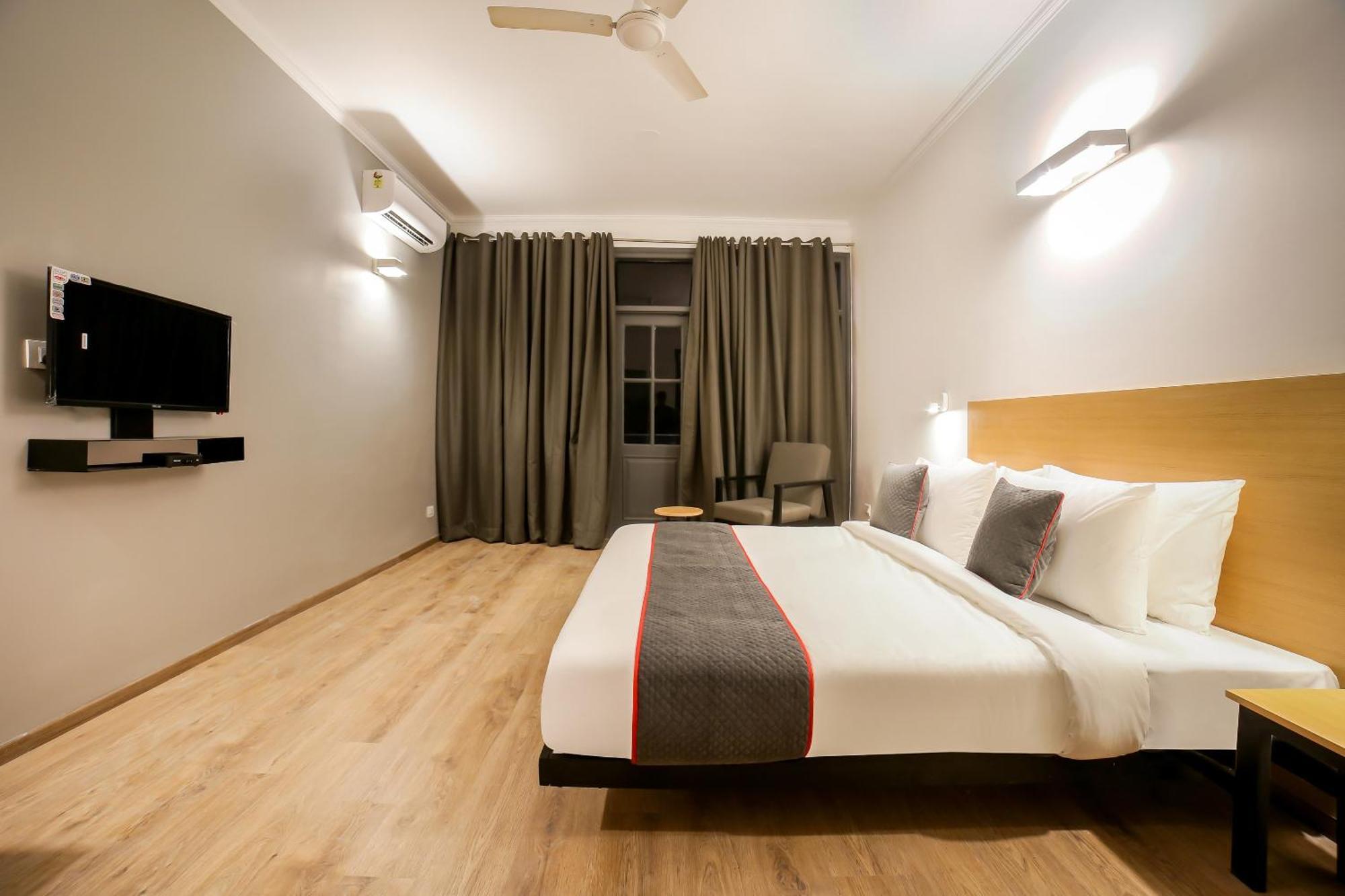 Hotel Golden Prime King New Delhi Exteriör bild